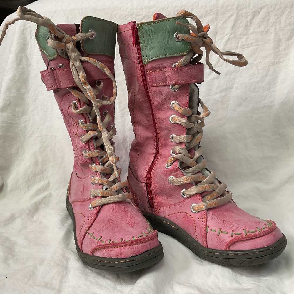 TMA Eyes Pink Leather Green Trim Lace Up Boots (EU size 37)